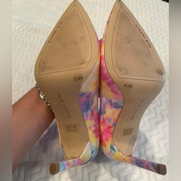 Womens Gianni Bini 4" Stilleto Multi Color Tie Dye Heels Size 6.5 - Picture 3 of 3